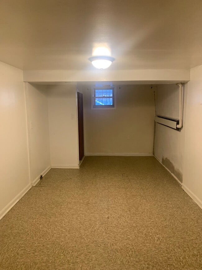 Photo - 35 E 53rd St