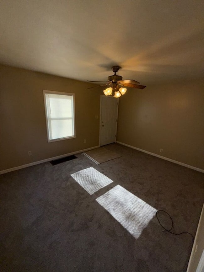 Photo - 2556 Sweetser Avenue Evansville, IN 47714