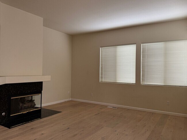 Photo - Skyhawk Single Level Beauty