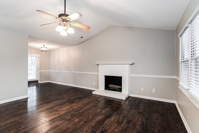 Photo - 3100 Faircroft Way