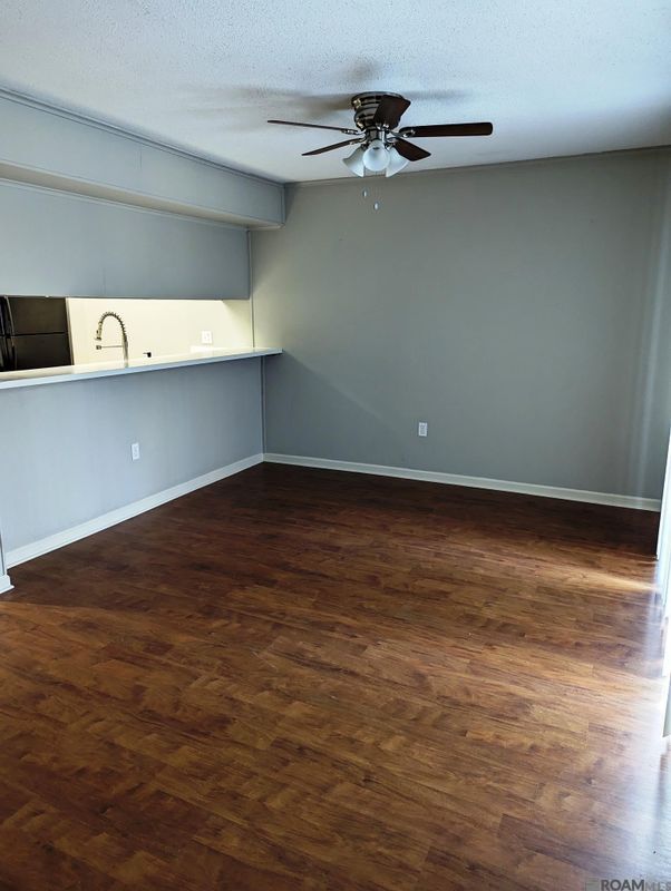Photo - 2122 Stonehenge Ave