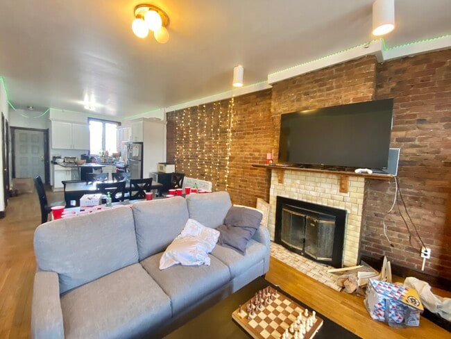 Photo - 526 Harvard St Unit 1