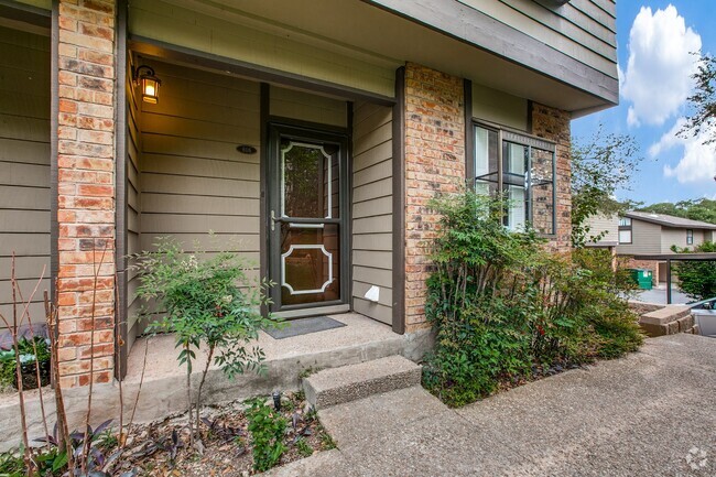 Building Photo - 2 Bedroom/2.5 Bath Edgecliff Subdivision Rental