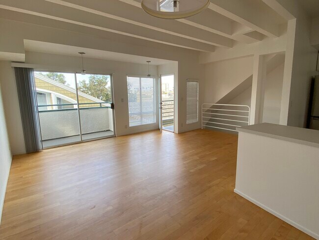 Open Plan Living Room / Kitchen - 245 Hollister Ave Townhome