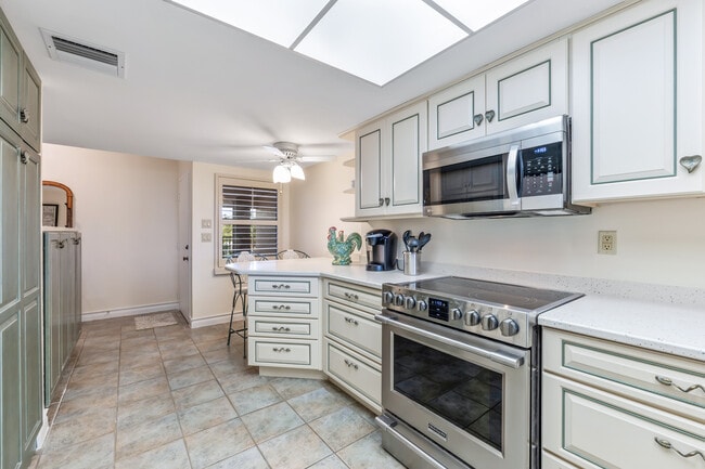 Photo - 970 Palm Ave Unit 223