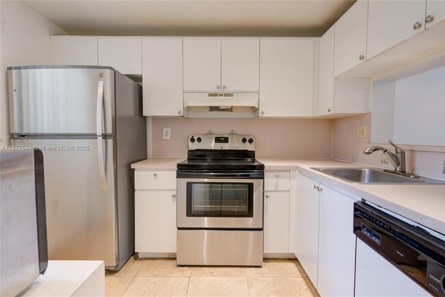 Photo - 10835 SW 112th Ave Unit 102
