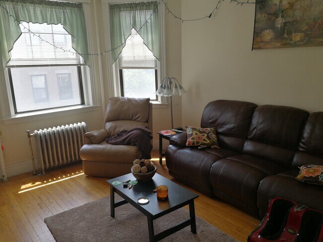 Photo - 2 Sutherland Rd Unit 1