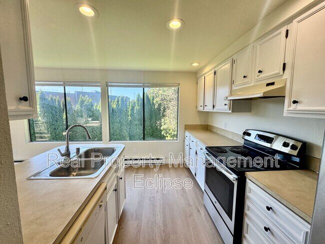 Photo - 17319 Stone Ct N Unidad Apt B