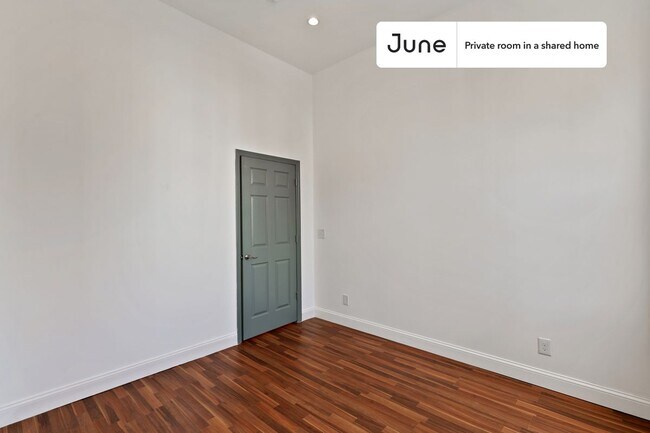 Room in Shared 4 bed/1 bath home in Bushwick