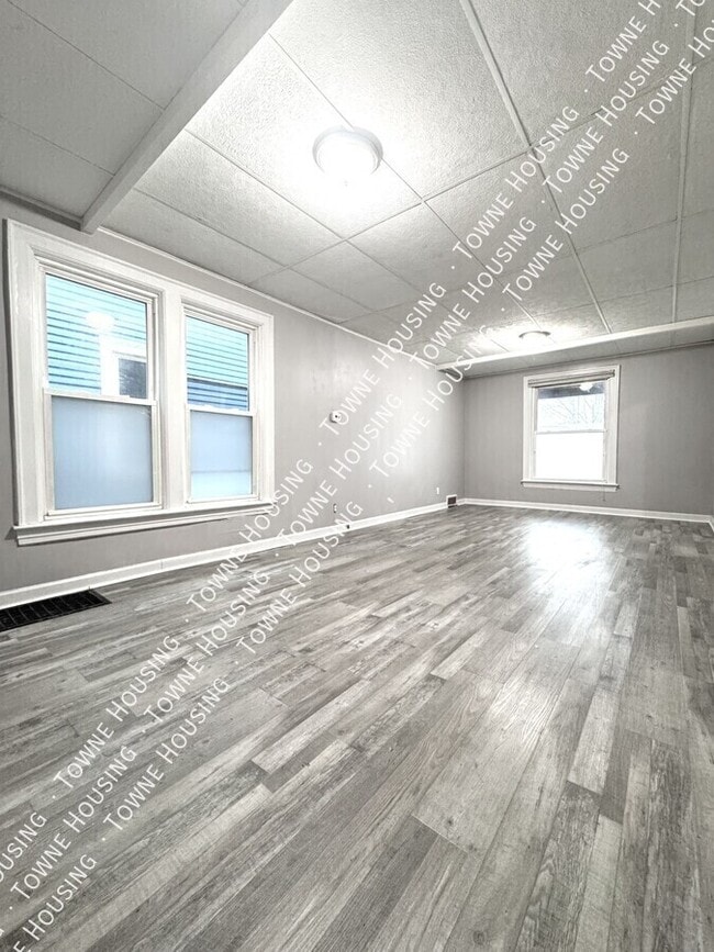 Photo - 39 Aldrich Pl Unit Lower