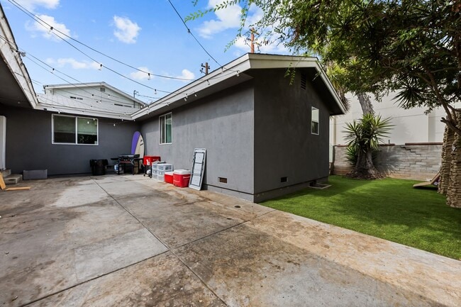 Building Photo - 6180-6182 Mary Ln Dr Rental