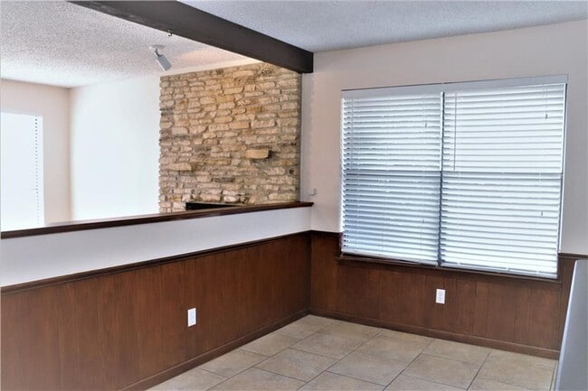 Photo - 1214 Leander Rd