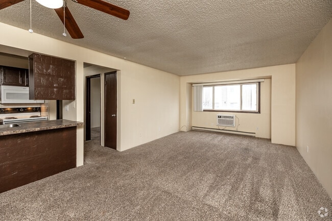 2BR, 1BA - The Falls/800 SF - Living Room