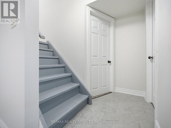 Photo - 8 Deerpark Crescent