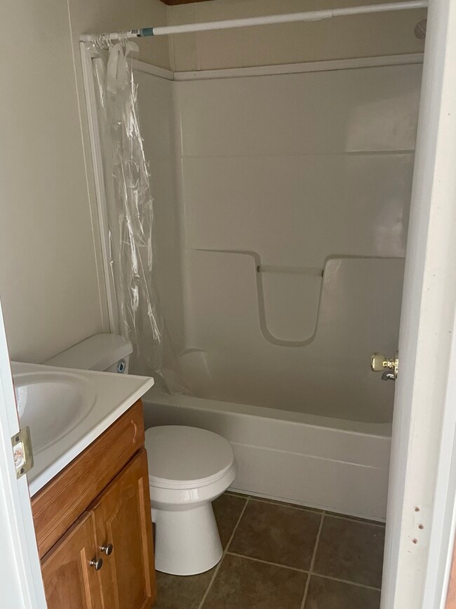 Photo - 302 Lee St