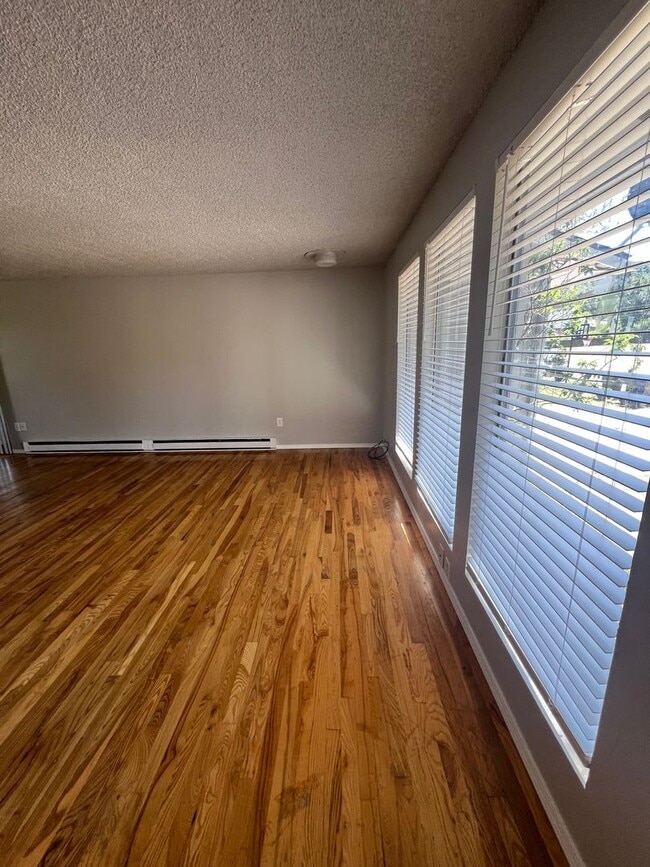 Photo - 2122-2124 W Regina Ave Unit 2124