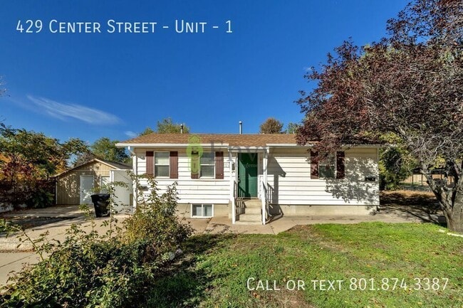 Building Photo - 429 Center St Unit 1