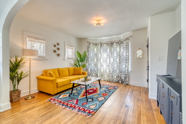 Photo - 2215 SE Powell Blvd Unidad Apt 2