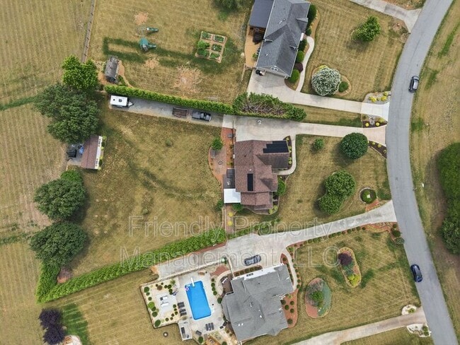 Photo - 2714 Colton Dr