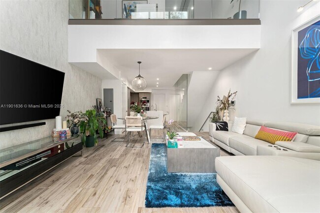 Photo - 455 NE 39th St Unit 105