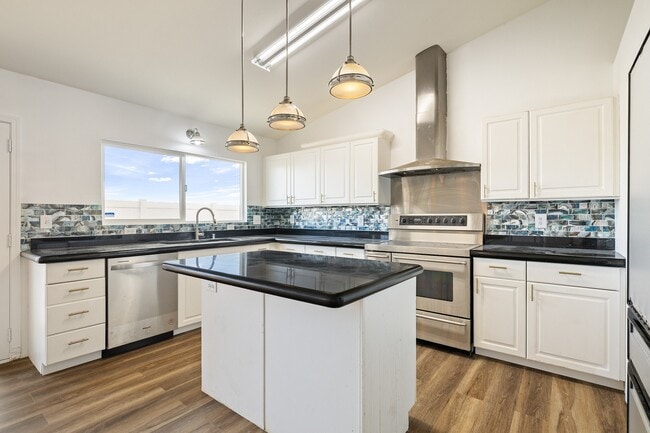 Photo - 4 bedroom, 3 bathroom single family house.