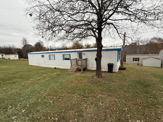 2 Bedroom 1 Bath Mobile Home in Madison He... - 2 Bedroom 1 Bath Mobile Home in Madison He...