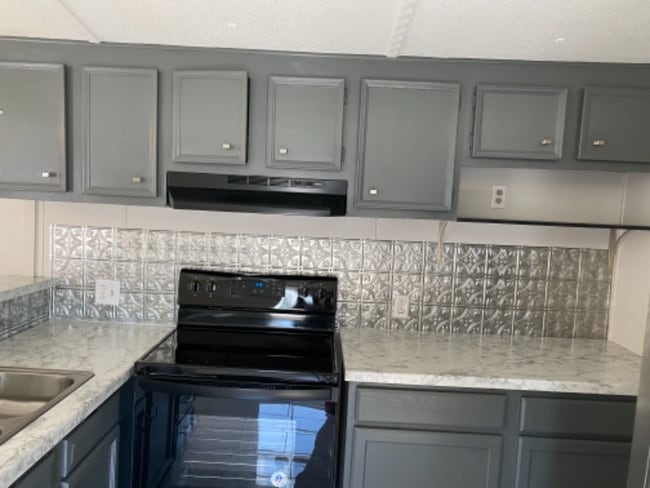 Photo - 833 Lovell Rd