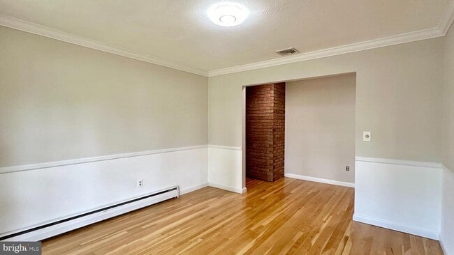 Photo - 396 Riverside Dr