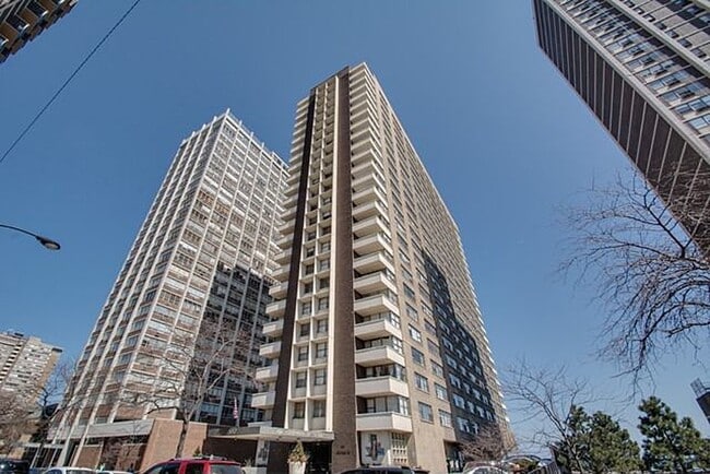 Building Photo - 6157 N Sheridan Rd Unit 24D Rental