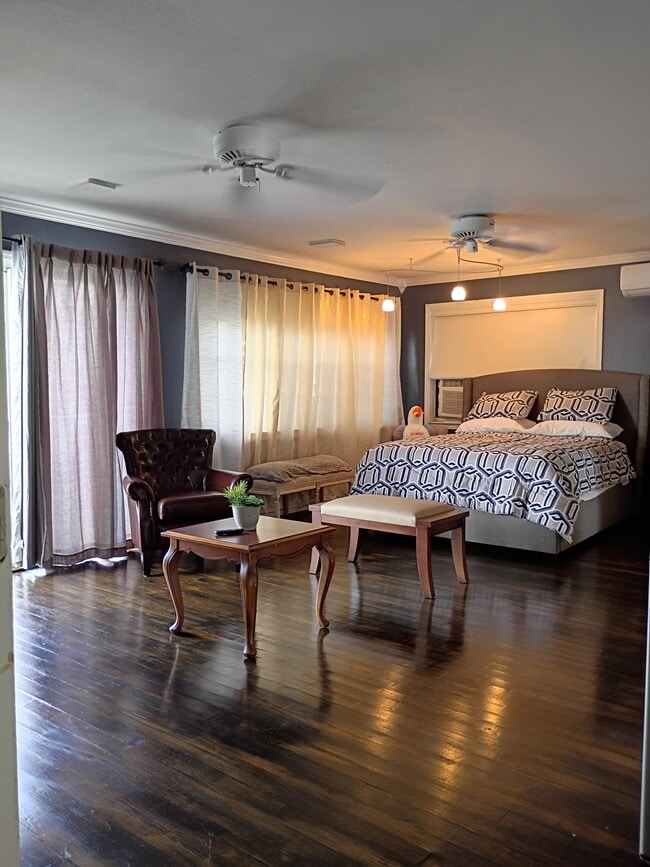 Photo - 513 55th Ave Unit Master Suite