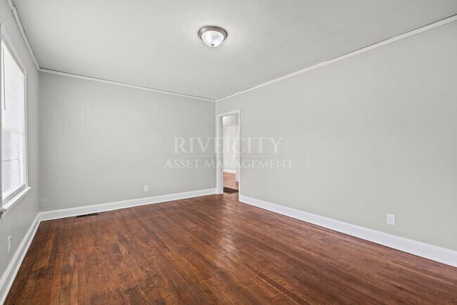 Berclair Beauty!!!! Section 8 Welcomed !!!! FULLY Renovated & Spacious!!!!!!