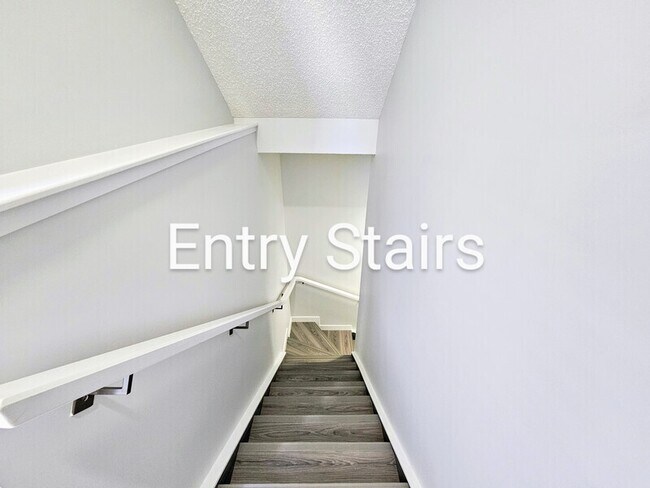 Photo - 3727-3214 214 St NW