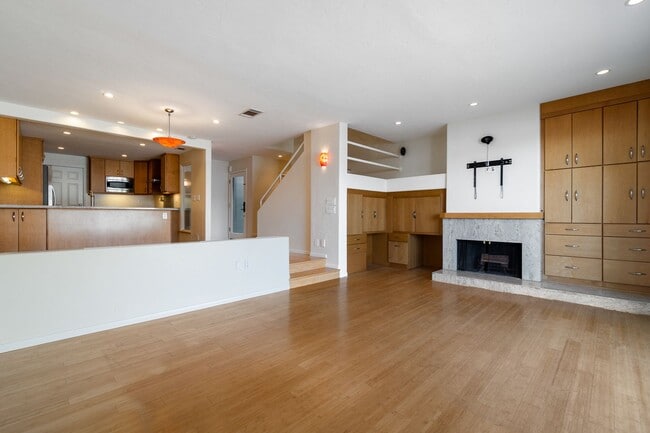 Photo - Stunning Waterfront Townhome in Huntington Beach!