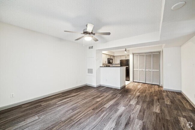 Building Photo - 1710 W T C Jester Blvd Unit 3121 Rental
