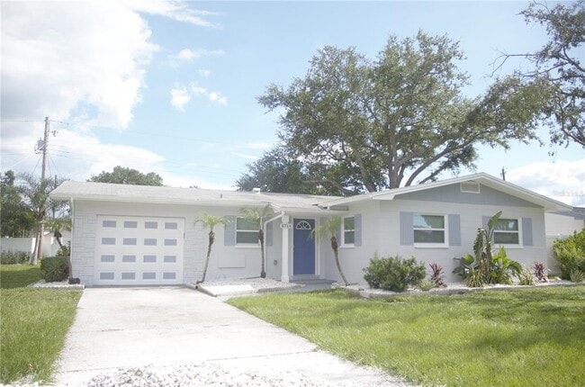 Building Photo - 4714 W Chapin Ave Rental