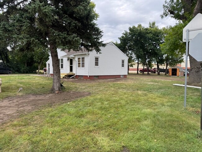 Photo - 205 Elm St