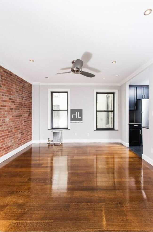 Photo - E 100TH ST. Unidad 5A