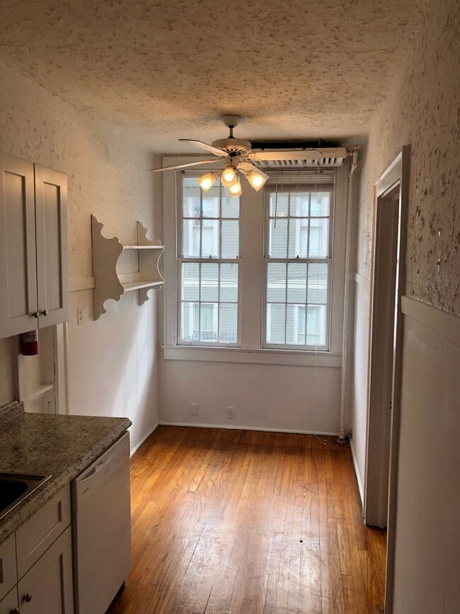 Photo - Uptown Apartment, Napoleon Ave between St ... Unit J