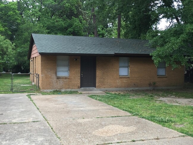 Photo - 317 Egan St