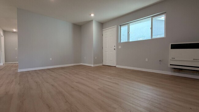 Photo - 923 W 75th St., LLC