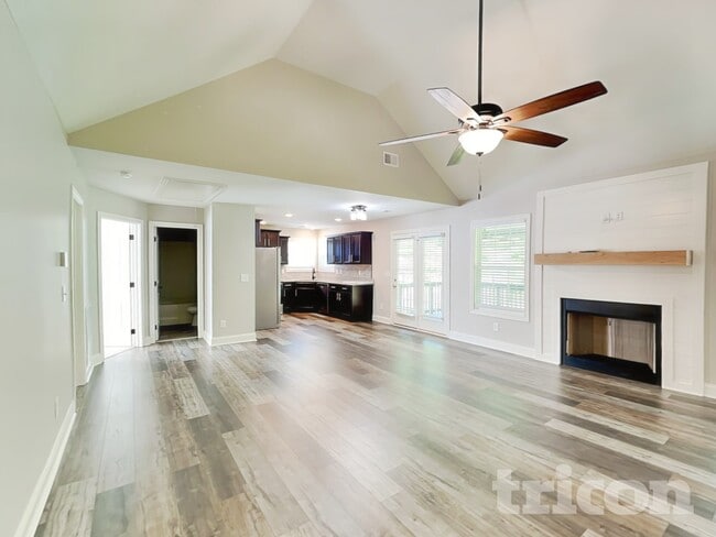 Photo - 492 Woodtrace Dr
