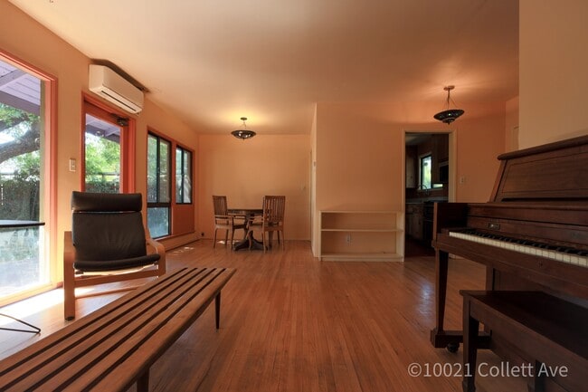 Photo - 10021 Collett Ave