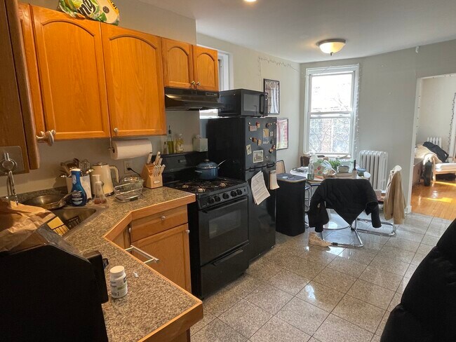 Building Photo - 70 Joy St Unit 10