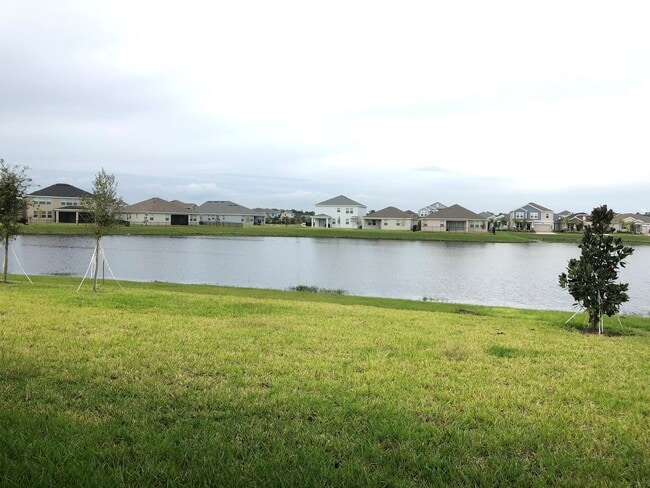 Photo - Lakefront Single Story 3/2 Home FREE washer dryer, Internet, Cable and Phone