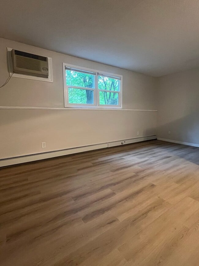 Photo - Parkway Apartments