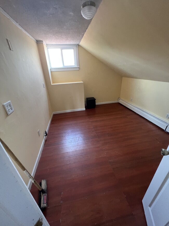 Photo - 283 Knight St