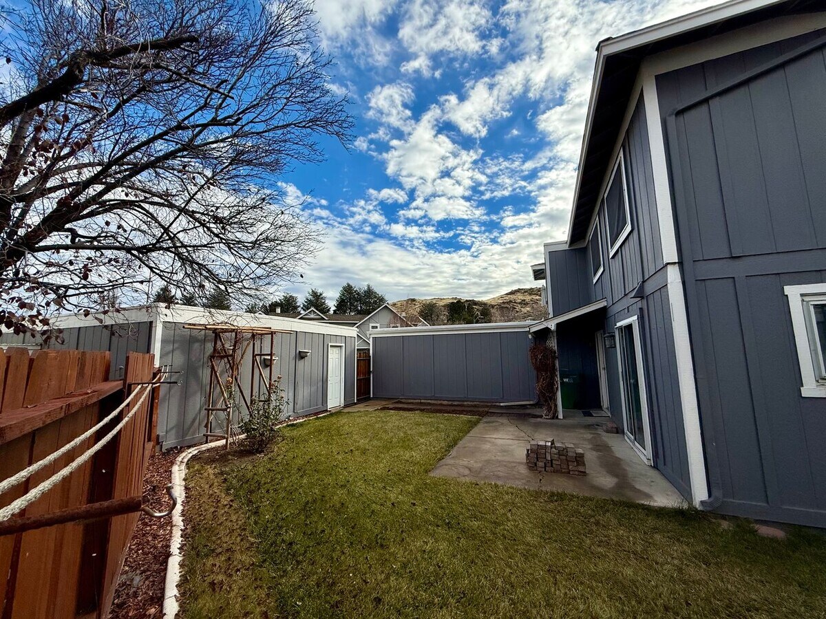 Photo - Comfort and Convenience in South Reno Near Huffaker Trailhead