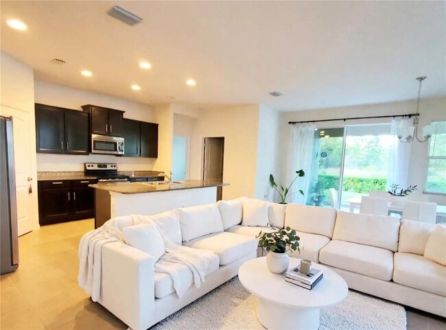 17589 Garsalaso Cir