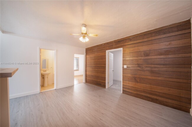 Building Photo - 435 SW 33rd Ave Rental