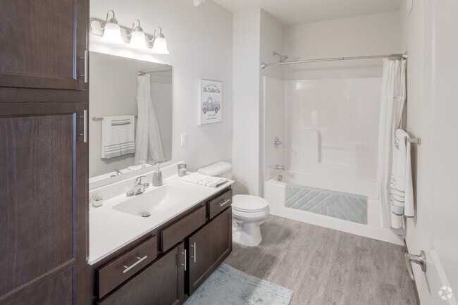 2BR, 2BA - C 1065 SF